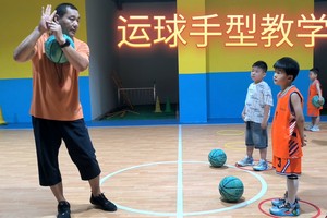 8岁男孩篮球运球训练方法